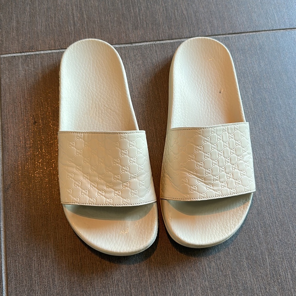 Gucci Microguccisima Rubber Pool Slides - image 5